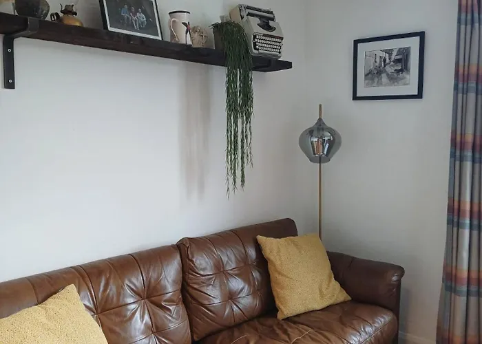 2 Bedroom House *